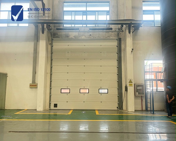 東方九天科技廠房提升門